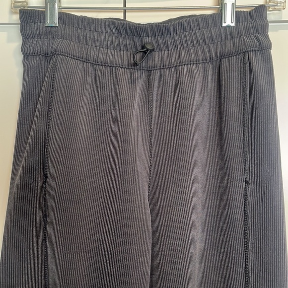 Lululemon Ribbed Softstream Mid rise Pant Size 4 - Picture 2 of 4